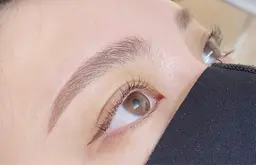 【HBL】ハリウッドブロウリフト　毛流れを整えるパーマ、ワックス脱毛、毛抜き、メイク