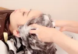 40%以上オフ！ミニモSALE‼️半個室ヘッドスパ30min🫧高保湿トリートメント🧴