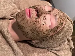 REVIハーブピーリング🌿【陶肌トリートメント】植物幹細胞成分でお肌をツルツルに🎵