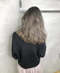 ☆外国人風☆グラデーションカラー【半頭ケアブリーチ+カラー】￥１００００