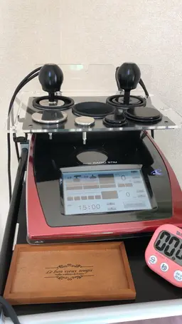 【フェイスケア】カウンセリング＋ラジオ波＋もみほぐし→顔からデコルテにラジオ波でケアした後、顔、デコルテ、頭をもみほぐし