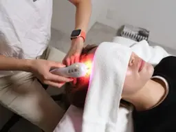 《ママたちに大人気産後のぬけ毛》ヘッドスパ+強髪(ヒト幹細胞美容液20%)ポレーションで頭皮ほぐし♪¥3980