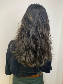 【✨社会人もオッケー👌大人シークレットハイライト💐】透明感カラー&TOKIOトリートメント✨/ケアブリーチ/