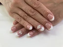 【オフ込み】カラーグラデーションorフレンチネイル※クリアベース(パラジェル使用の場合+1000円)