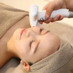 🉐【メンズ&レディース】【ニキビケア/シミ改善/毛穴改善】 美肌フェイシャル  ¥13200 → ¥5000