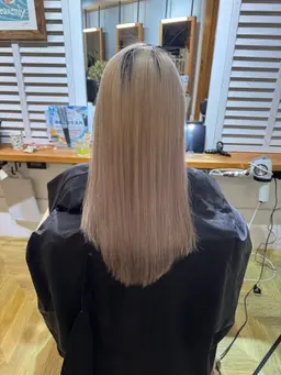 【🦋酸熱トリートメント🦋】 ダメージによる広がり、縮毛矯正程伸ばしたくない方必見‼️