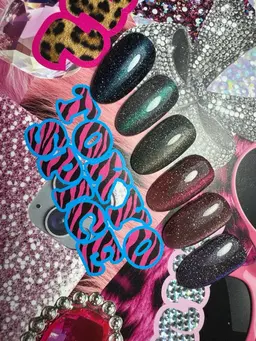 100種類以上から選べるマグネットネイル(オフ有90分)