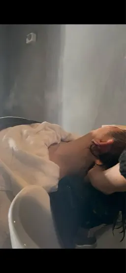 極上リラックス スパコース日々の生活で蓄積した頭皮の凝りをほぐして、極上の癒しをお届けするコース