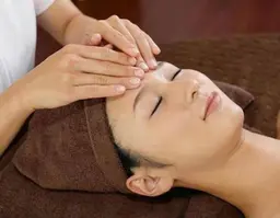 【平日限定モニター】　　　　　　　　　　　フェイシャルエステ4回コース(約1ヶ月のホームケア付です✨)