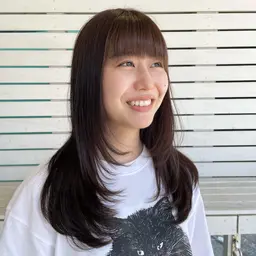 レイヤーカット×透明感カラー