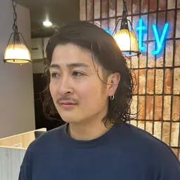 メンズもレディースも大歓迎✨️カット+パーマ🌀