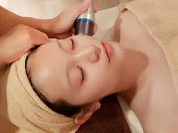 《小顔/二重あご/ほうれい線/しわ予防/リンパ》選べる小顔マシン+肌別パック