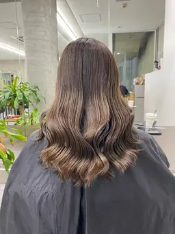 《🌟人気No. 1🌟》高発色エドルカラー+残留ダメージ除去処理トリートメント+毛先カット🫧