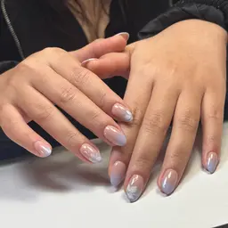 カラーフレンチ／グラデーション(オフなし)🥰