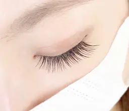 5日10:00.11:30.13:0015:30.　エクステオフ有or無/シングルエクステ120本【10分前来店必須】