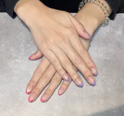 【オフあり】パラジェル🫧フレンチネイル(ベースクリア)(現金払いのみ)