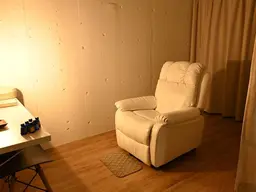 【平日限定】70分　7,425円のコースです。頭、顔、首，腕、手のマッサージ