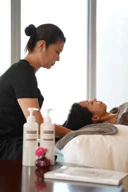 フェイシャルレメディ®80分コース(ローションパック付)睡眠不足、頭痛、肩こり、疲労などでお悩みの方❗