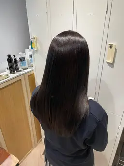 🍀美髪矯正のみ🍀薬剤特許技術による硬くならず柔らかい仕上がりの縮毛矯正✨