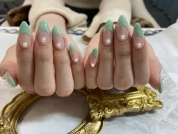 🌼ハンドフレンチ　ベース単色込み　(ソフトジェルオフ無料・丁寧ケア込)