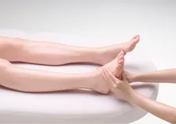 AIによる最新の肌診断+【20分】オイルマッサージ💆🏻‍♀️フット🦶✨¥1,000 ＊サンプルプレゼント付🎁✨