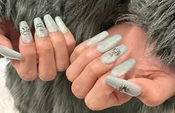 ｛🌙🪄ネイルシンプルコース🎀｝ワンカラーに片手２本ずつまでのアートやパーツのせ✨持ち込みデザインOK！