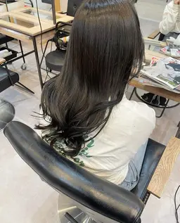 【🏁黒染めしない暗黒カラー🏁】ワンカラー＋3stepトリートメント🖤就活・実習さん向け📝 ́͏̖-