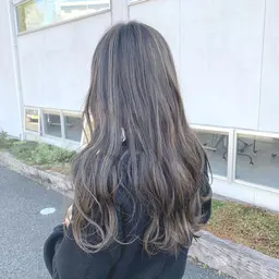 カット&ハイライトのWカラー(全体カラー込み)