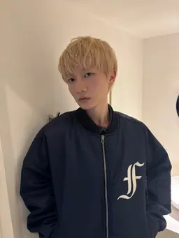 🎒ブリーチリタッチ➕オンカラー➕silkトリートメント🎒（18:00からご案内可能）