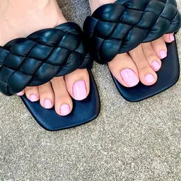 ⭐️フットワンカラー【オフなし】の方はこちら⭐️ ※マグネットネイルは表示金額＋¥1000で承ります✨