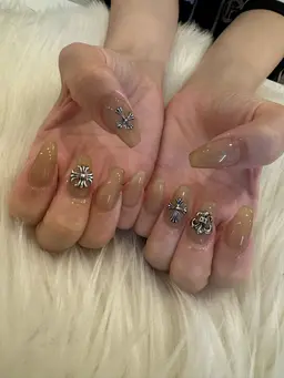 🔥ワンカラーorラメorラメグラ🔥➕4本シンプルアート💅パーツ付けること可能