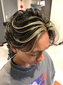 《✂︎流行りのメンズメッシュ・ハイライト✂︎》カット＋ハイライトカラー