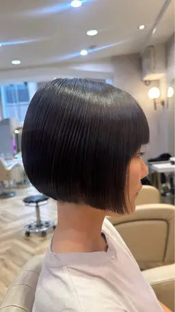 切りっぱなしボブカット♦️+スチーム内部補修トリートメント✨【ReFaヴィーナ付き🫧】