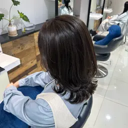 【💞イメージチェンジ💞】　　　　　　　　　　　　　　　　　　　　　　　カット✂️+ワンカラー🤍