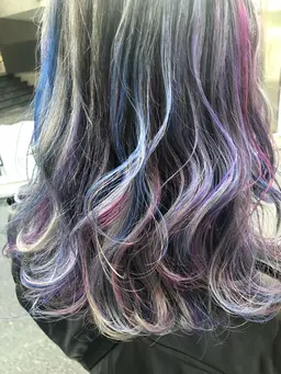 とびっきりハイトーンを楽しむなら❤️ケアブリーチ込全体オーロラカラーorユニコーンカラー +三種のtr⭐︎枝毛カット付✨