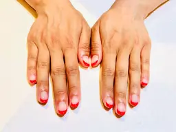 【オフなし】フレンチネイル（甘皮ケア付）