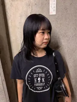 寒色系カラー【ブルーブラックなど】