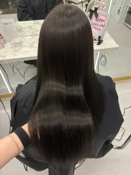 〖🎄12月限定クーポン🎄〗ワンカラー＋メンテナンスカット＋ぷるぷるトリートメント🧼🫧