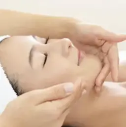 【👩美顔人気No,1】✨大人気✨キュッと美顔フェイシャル《リンパ流し&超小顔》トリートメント♡