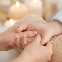 【乾燥や疲れが気になる方に】ハンドケア