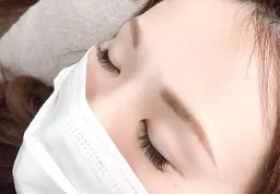 オフ代無料フラットラッシュ1時間付け放題120本〜最高140本(施術時間60分)¥4900