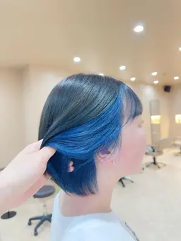 インナーカラー（ケアブリーチ＋アディクシーカラー＋トリートメント【minimo限定】ロング料金＋¥1000