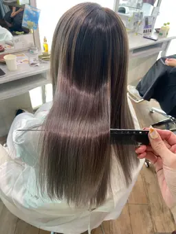 ❤︎高濃度水素トリートメント❤︎💐痛めたブリーチ毛でもサラサラのダメージ前の髪に戻します💐