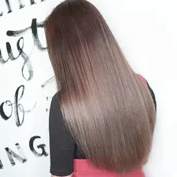 髪質改善ストレート+ウルトゥルトリートメント【所要時間3.5時間】