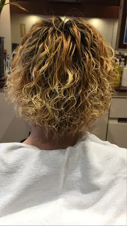 メンズカット & パーマちょっと強めのカールを希望する方のパーマです！！