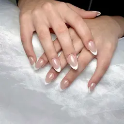 💕【NEW OPEN限定】人気フレンチネイル ¥8190→¥6890 ✨小さいストーン両手2本まで無料