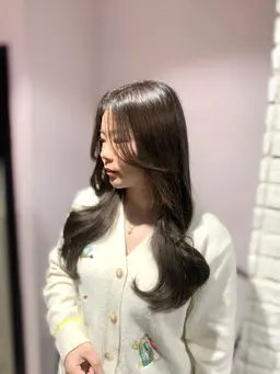 【韓国風🇰🇷】レイヤーカット＋保湿トリートメント🫧