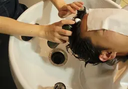 【⭐️人気No.2⭐️】💈メンズカット＋極楽筋膜リリースヘッドスパ🫧カットを贅沢に♪ ￥6600