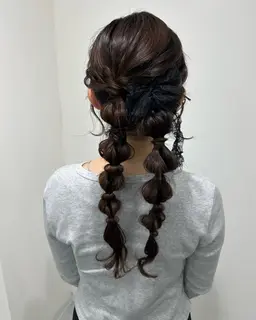 ヘアセット（コテ巻きスタイル、編みおろしなどアレンジスタイル）