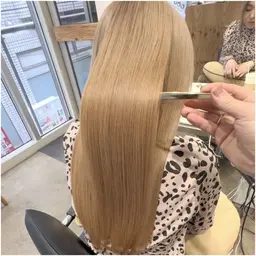 【酸性ストレート＞】ハイダメージ履歴の方でもできるストレート＋カット＋髪質改善トリートメント